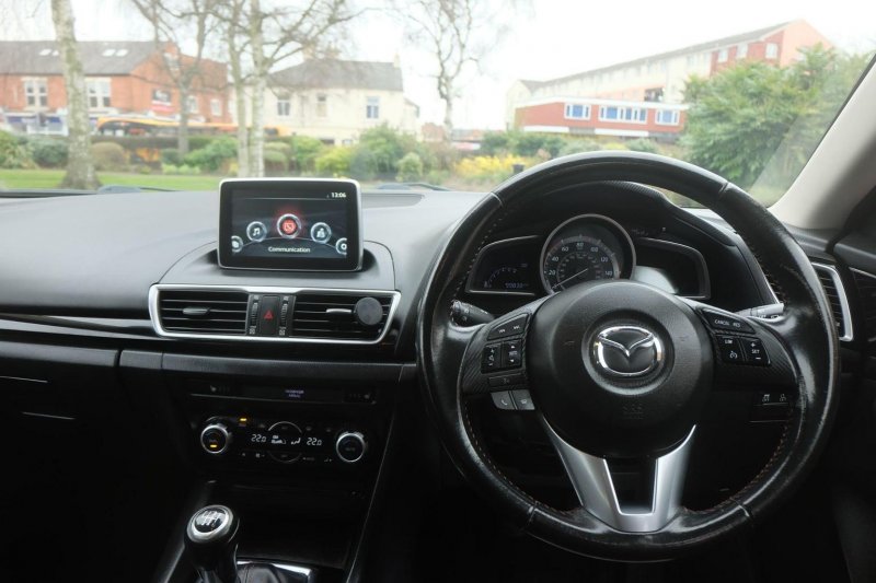 MAZDA MAZDA3