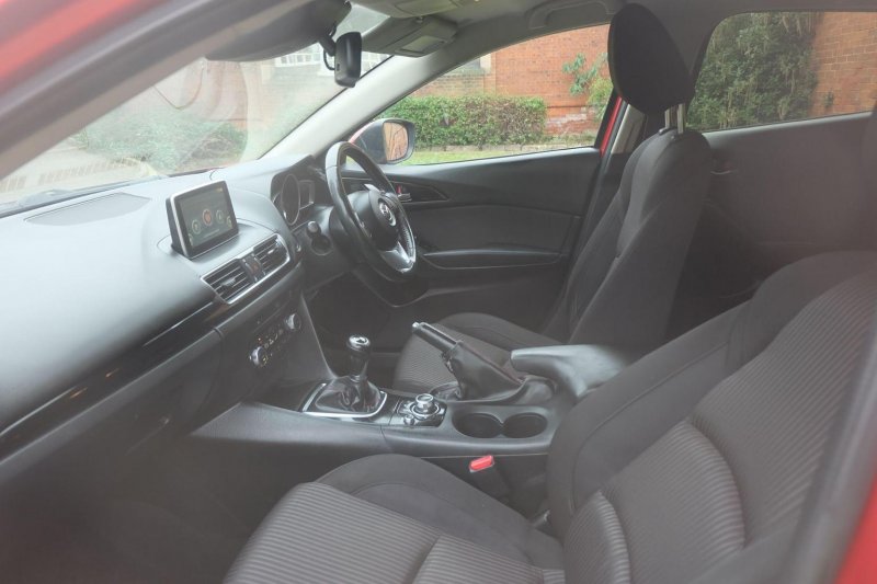 MAZDA MAZDA3