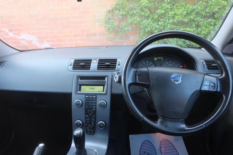 VOLVO S40
