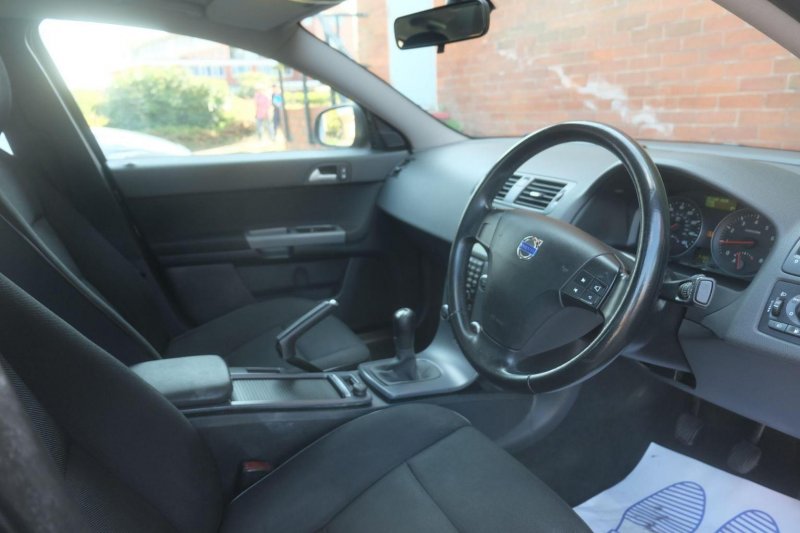 VOLVO S40