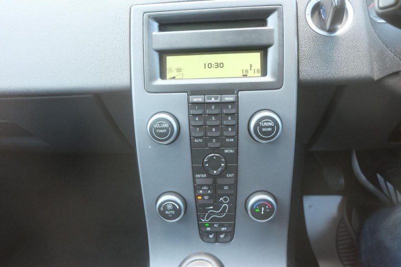 VOLVO S40